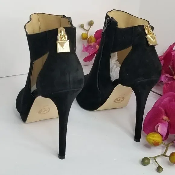 COPY - 🆕️Michael Chic Black Booties - Picture 9 of 10